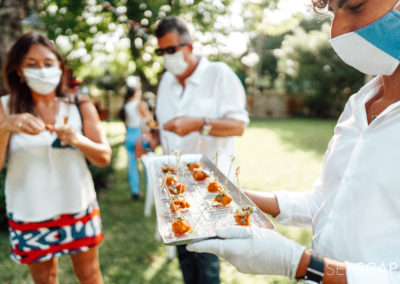 5 reasons you should hire a full catering service